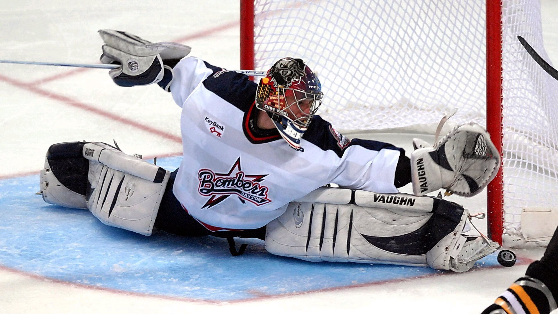 中国速度滑冰队亚冬会再创佳绩 小将张雪打破1500米全国纪录